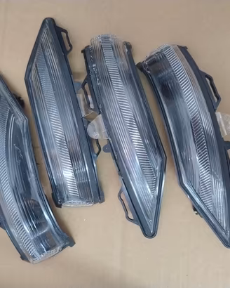 frecce laterali specchietti Ford Fiesta MK8 / Puma