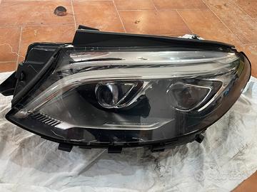 Faro sinistro, Mercedes Benz GLE