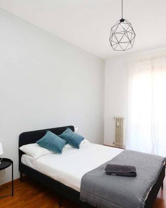 Stanza in appartamento di 150 m² a Milano