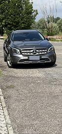 MERCEDES GLA 180 Business Extra