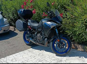 Yamaha Tracer 7 con doppie carenature 