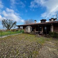 VILLA A SCHIERA CENTRALE A POZZOLENGO