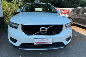 Volvo XC40 T2 Geartronic Momentum Core