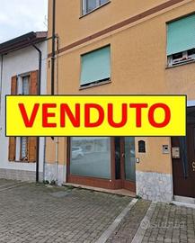Staranzano negozio in centro