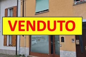 Staranzano negozio in centro