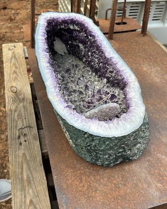 Geode di ametista naturale