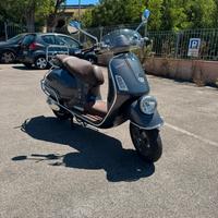 Vespa GTV 250 faro basso navy serie limitata