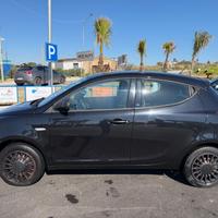 Lancia Ypsilon 1.2 69 CV 5 porte Elefantino Blu