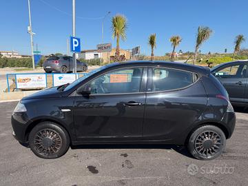 Lancia Ypsilon 1.2 69 CV 5 porte Elefantino Blu
