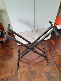 supporto tastiera universale solo ritiro a Piacenz