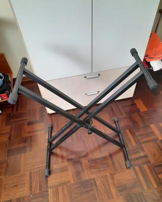 supporto tastiera universale solo ritiro a Piacenz