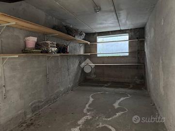 BOX A SOLTO COLLINA