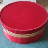 Scatola in velluto rosso