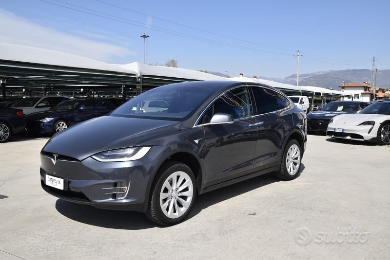 TESLA Model X
