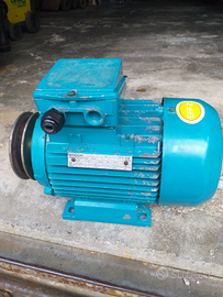 Motore elettrico trifase 1,5 Kw