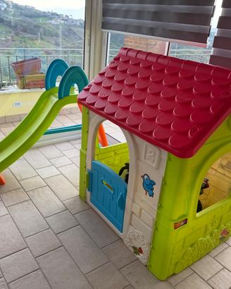 scivolo e casetta per bambini