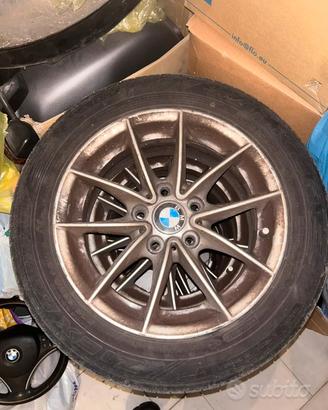 4 cerchi in lega con gomme da 16 bmw