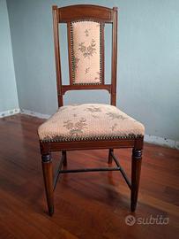 Sedia imbottita vintage in legno
