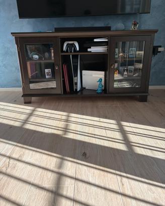 Mobile TV in legno massiccio con vetrine