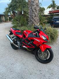 Honda CBR 600 F Sport 2002 tenuta maniacalmente