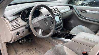Ricambi usati di una MERCEDES R 320