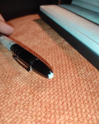 Penna stilografica in madreperla nuova 