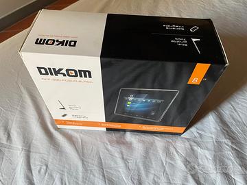 Schermo multimediale riproduce foto, audio e video