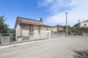 CASA INDIPENDENTE A MONTALBANO