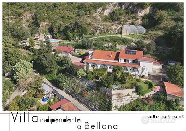 Villa a 3 piani con oltre 200000m2 di terreno