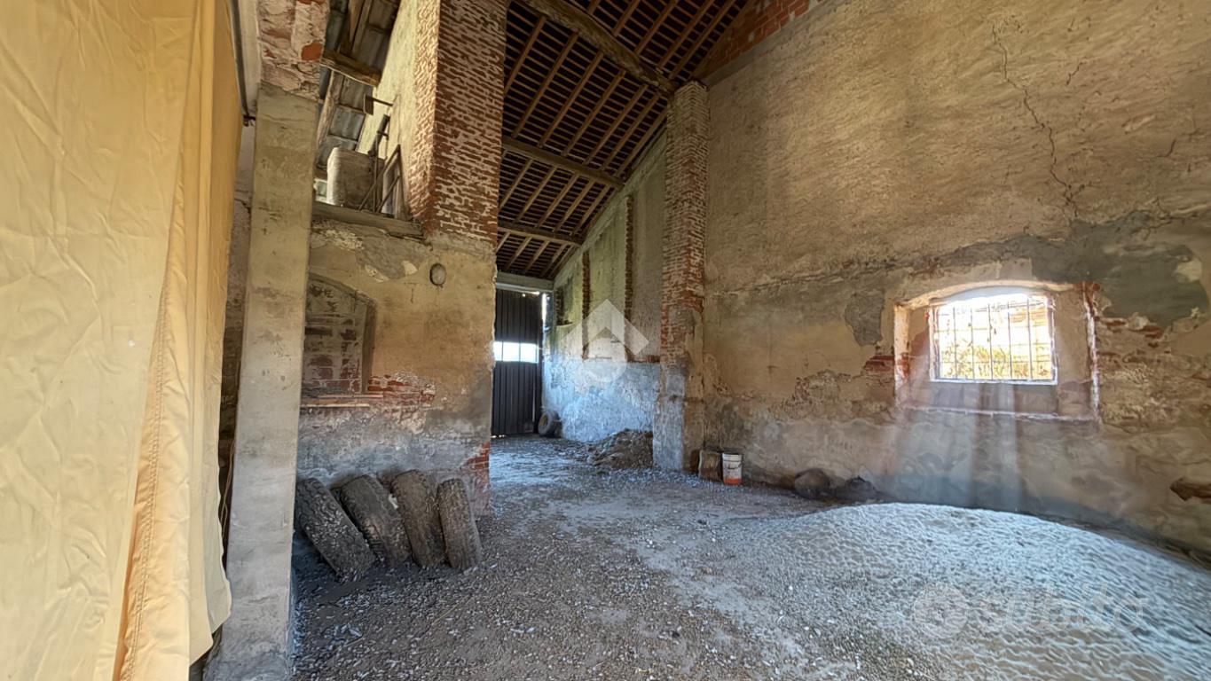 RUSTICO A GARLASCO - Altro