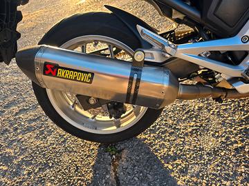 Scarico Akrapovic nc e integra 