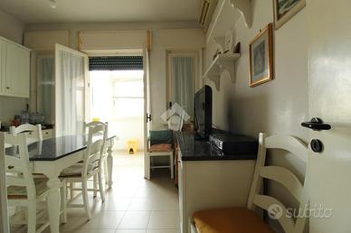 4 LOCALI A REGGIO DI CALABRIA