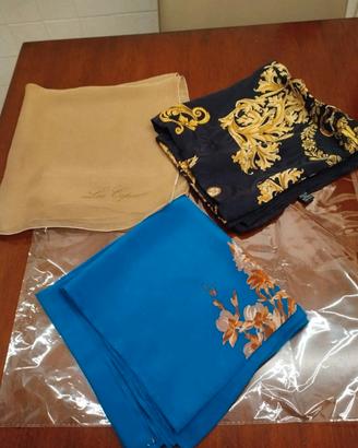 Lotto di tre foulards in pura seta 