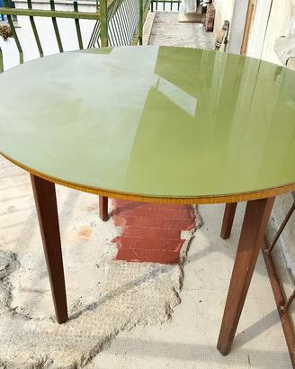 tavolo in legno e vetro