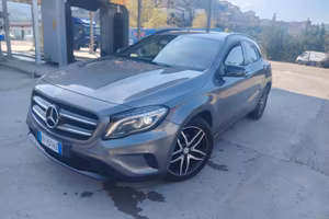 MERCEDES GLA 200D PREMIUM 136 CV PERFETTA