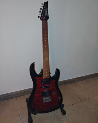 Chitarra elettrica Ibanez e amplificatore Marshall