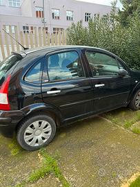 Auto utilitaria citroen c3