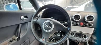 AUDI TT 1997 - VOLANTE