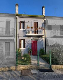 VILLA A SCHIERA A ARCADE