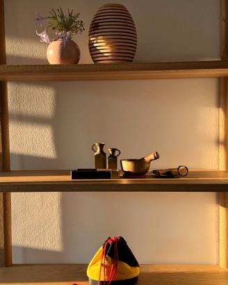 Libreria Kave Home MAYMAI in Legno Massello
