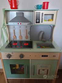 Cucina in legno per bimbi