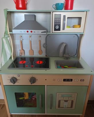 Cucina in legno per bimbi
