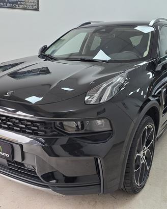 LYNK & CO 01 PLUG-IN **TOTAL BLACK**