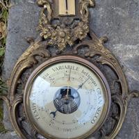 Antica stazione meteorologica da muro