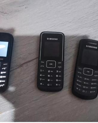 Lotto telefoni cellulari Samsung FUNZIONANTI e non