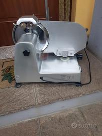 Affettatrice faberluk verticale