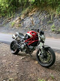Ducati Monster 796