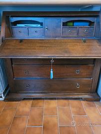 Segretarie con cassettoni