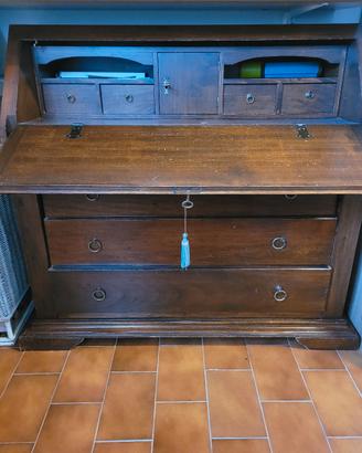 Segretarie con cassettoni