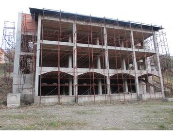 Terreno Edificabile con Rustico